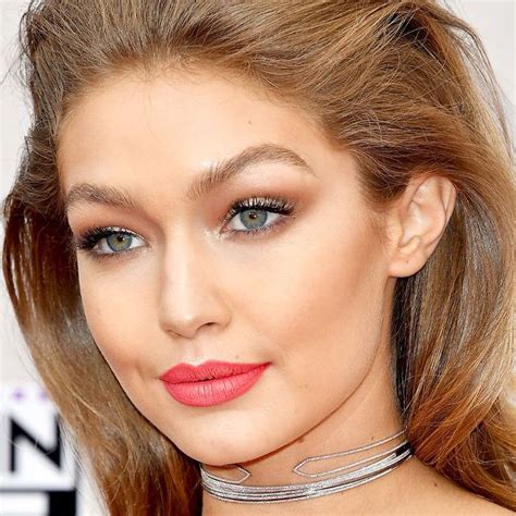 20 Of Gigi Hadids Prettiest Makeup Moments