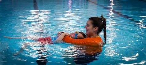 Learn How To Float In Water In 4 Simple Steps Swim Central