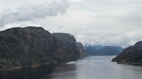 Fjordcruise til Lysefjorden Se Preikestolen Rødne Fjord Cruise