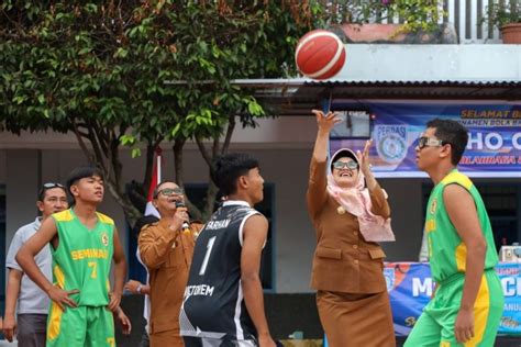 Dibuka Wali Kota Siantar Tim Ramaikan Turnamen Bola Basket Pelajar