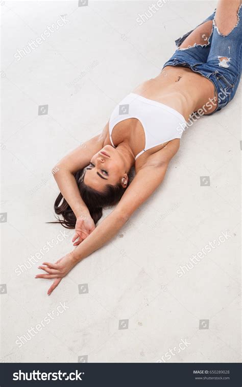 Beautiful Blonde Girl Sexy Fitness Posing Stock Photo 650289028 Shutterstock