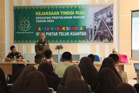 Tim Penerangan Hukum Kejati Riau Jalankan Program Jms Di Sman Pintar