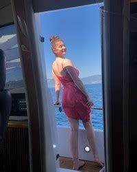 INSTA Emma Rose Kenney Wearing A Bikini On A Boat Phun Org Forum