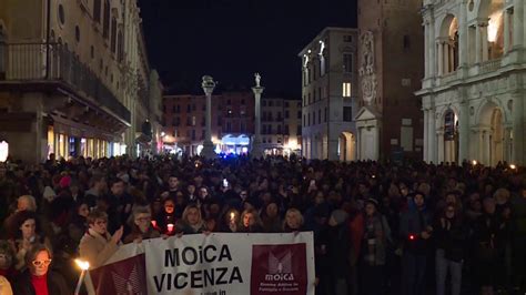 In Migliaia A Vicenza Per Ricordare Giulia E Contro La Violenza Sulle Donne