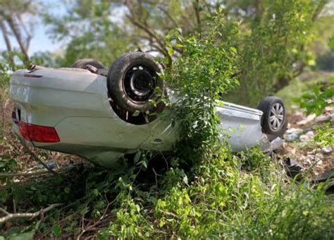 Volcó coche en la Valles Tampico