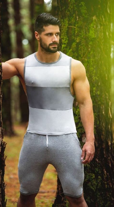 30 Best Sports Outfits For Men To Try Instaloverz Funky Outfits