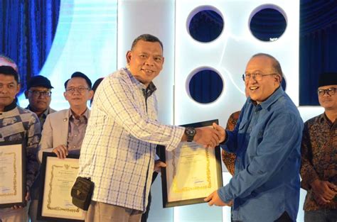 Pemdakab Bogor Sabet Penghargaan Humas Jabar Awards