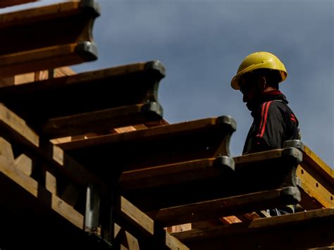 La industria y la construcción volvieron a caer en septiembre