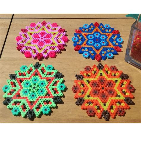 Sous Verres Fabriqués à Partir De Perles De Repassage En Style Mandala