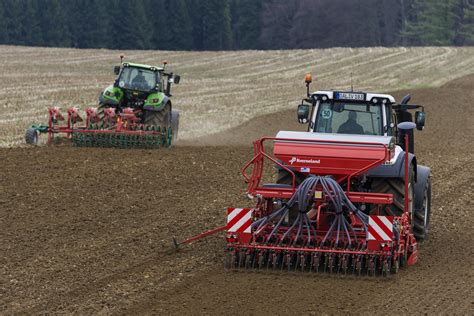 Kverneland E Drill Compact E Drill Maxi Seed Drills Seeding