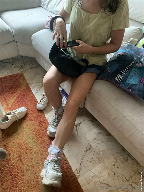 Trixiebee Dirtysocks Peanutbutterandjellyaddict Nude OnlyFans Leaks