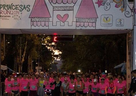 Miles De Mujeres Corren Como Princesas En Reforma