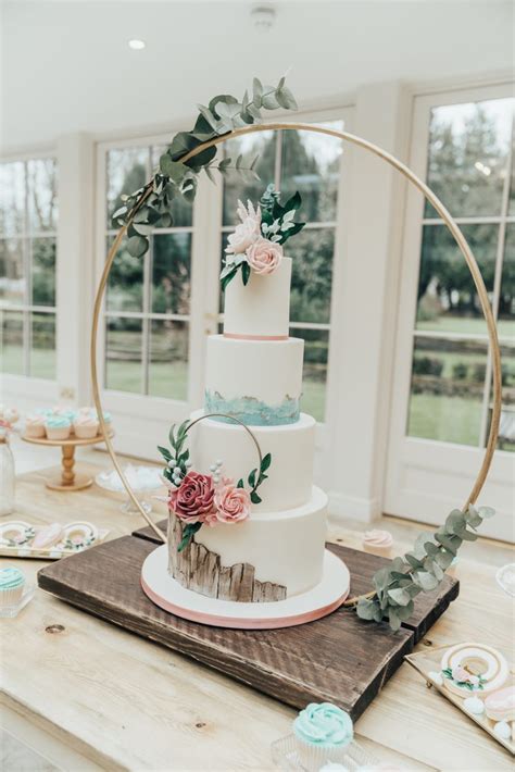 11 Fab Ways To Include Floral Hoops In Your Wedding Weddingsonline