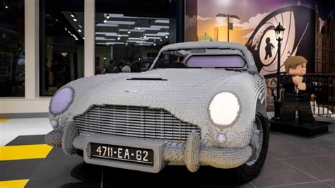 Life-Sized LEGO Aston Martin Rolls Into London Store - Nerdist