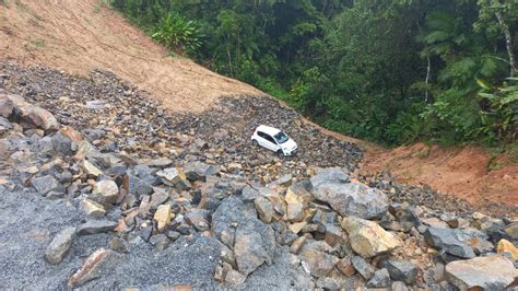 MILAGRE Motorista sai ilesa após queda de barranco de 30 metros em