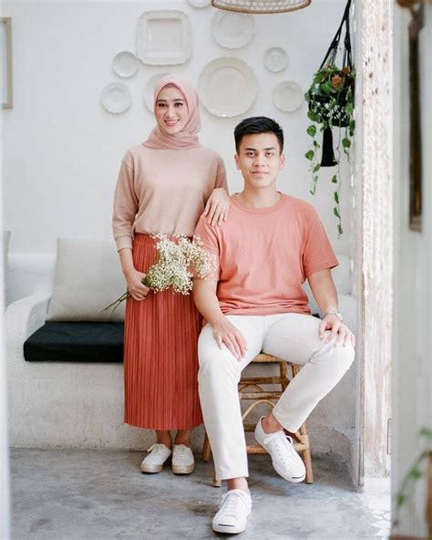 Konsep Foto Prewedding Dengan Tema Warna Favorit Pose Foto Pernikahan