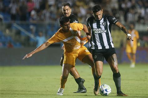 Atua Es Enm Tiquinho Marca Tr S Vezes E Eduardo Volta Bem Em Goleada