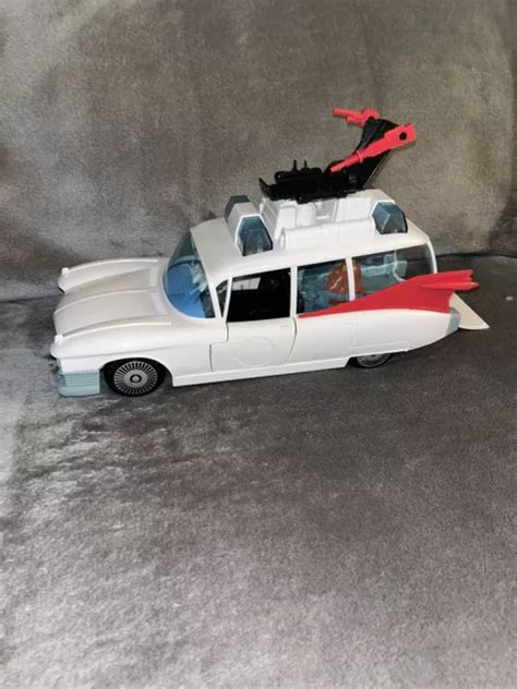 HASBRO KENNER CLASSICS The Real Ghostbusters Ecto 1 Retro Vehicle No