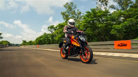 Ktm Duke First Ride Review A Bettered Breed Overdrive