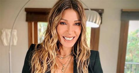 Catherine Fulop mostró una postal retro en bikini y reveló cuál fue la cirugía que se hizo