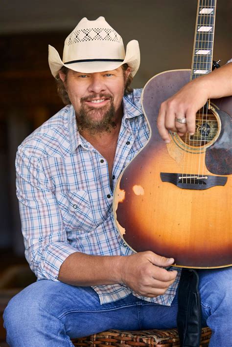 Toby Keith Returns With New Music Country Star Drops First Album In 5