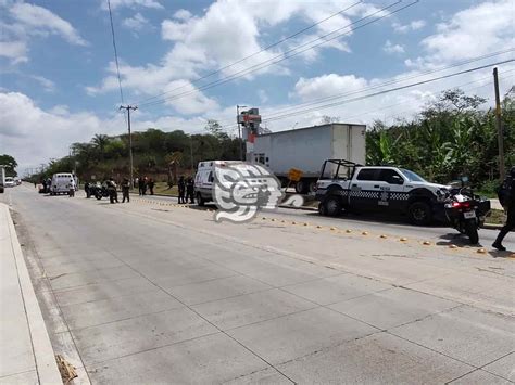 Chocan Patrulla De SSP Y Un Auto Particular En La Cartera Trancas Coatepec