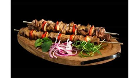 Chelo Kebab: Persian Iconic Grilled Meat & Saffron Rice