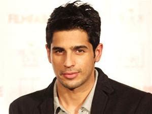 SOTY actor Sidharth Malhotra moves to a bigger house in Bandra - Glamsham