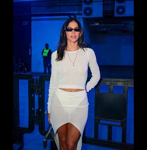 Foto Look De Bruna Marquezine Deixa Suas Curvas Expostas Purepeople