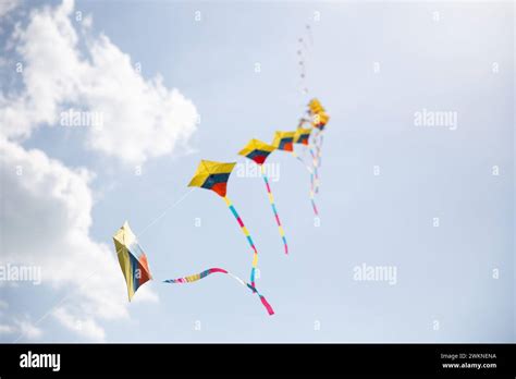 Round Kites Hi Res Stock Photography And Images Alamy