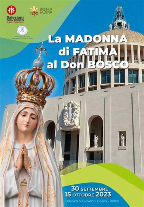 Italia La Statua Della Madonna Di Fatima In Visita Alla Basilica Di