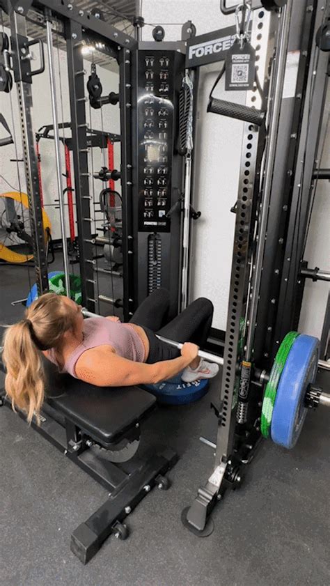 Smith Machine Workouts Expert Advice And Exercise Options