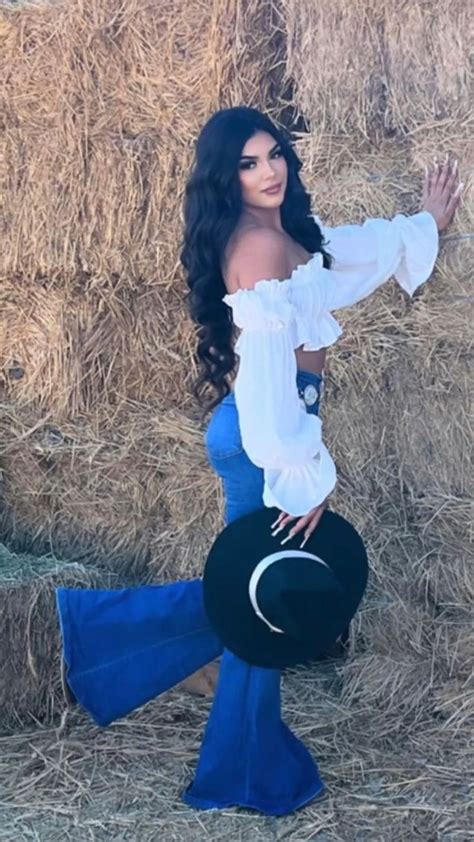 Baddie Latina Fashion Outfits Mexican Outfit Western Outfits Women