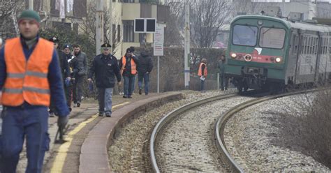 Bimbo Di 9 Anni Travolto Da Un Treno Vicino A Torino Era Scappato Da