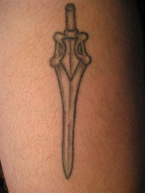 Tatuajes De Espadas 9 Tatuajes Y Tattoos