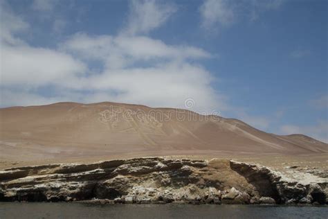 Paracas Candelabra Geoglyph In Peru Stock Photo - Image of drawing, ballestas: 119827866