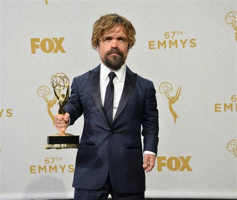 Peter Dinklage Defends Tiptoes