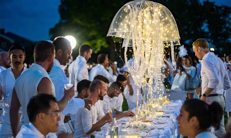 D Ner En Blanc New York The Enduring Appeal Of A Glorified Picnic