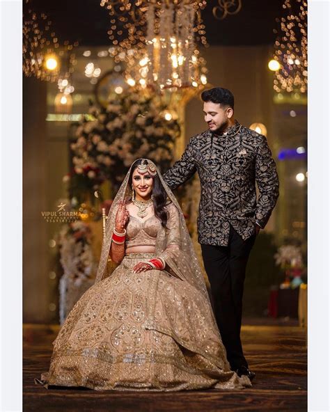 Royal Couple Portrait At Reception - Shaadiwish