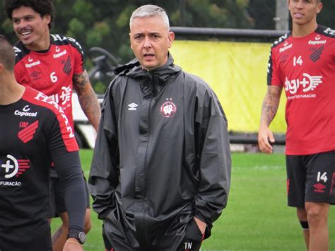 Flamengo X Athletico Tiago Nunes Comanda Treino No Ct E Prepara Time