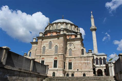 Laleli Camii Konumu Foto Raflar Ve Hakk Ndaki Bilgiler K Lt R