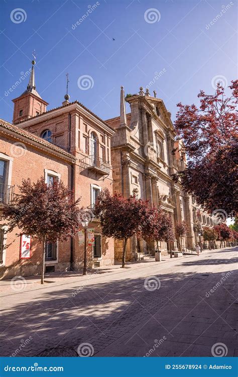 Fachada De La Iglesia Parroquia Santa Maria La Mayor En Alcal Imagen De