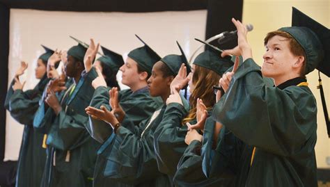 Aim Toward Your Goals — Kentucky School For The Deaf Grads Urged To Be