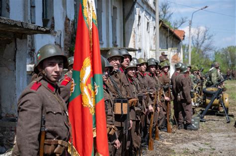 Stepping Back In Time Us Soldiers Invited To Wwii Reenactment In