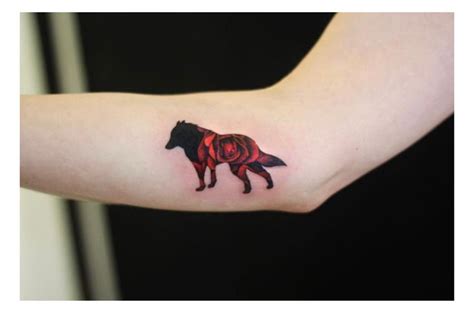 Not Exact But I Like The Concept Wolf Tattoos For Women Small Wolf