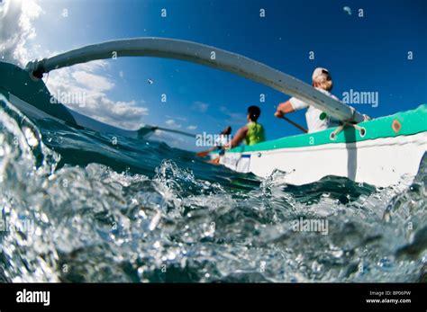 Women Paddling Outrigger Canoe Kailua Bay Oahu Hawaii Usa Stock