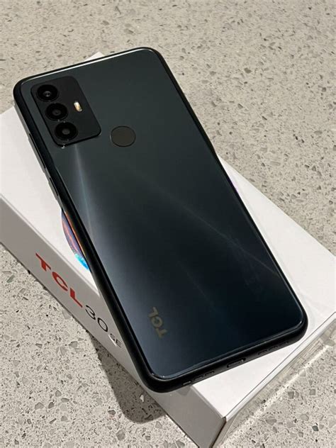 TCL 30 SE Review - What Gadget
