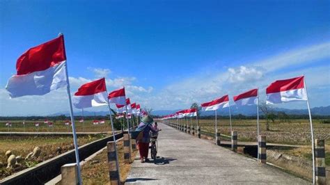 Ketika 1 000 Bendera Merah Putih Berkibar Di Jalan Desa Tumenggungan