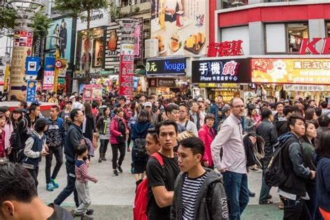 台北市西门町区的购物者和游客群 编辑类库存照片 图片 包括有 风景 界面 地区 人群 都市风景 178706758