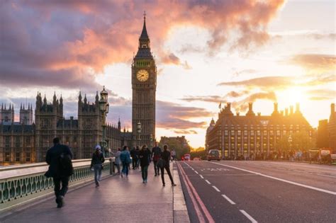 10 Tips To Travel Alone To London Is It Safe To Travel To London Alone